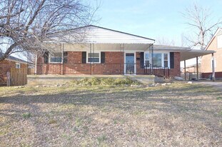420 Hedgewood Dr in Lexington, KY - Building Photo