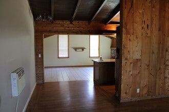 1890 Johnson Dr in Concord, CA - Foto de edificio - Building Photo
