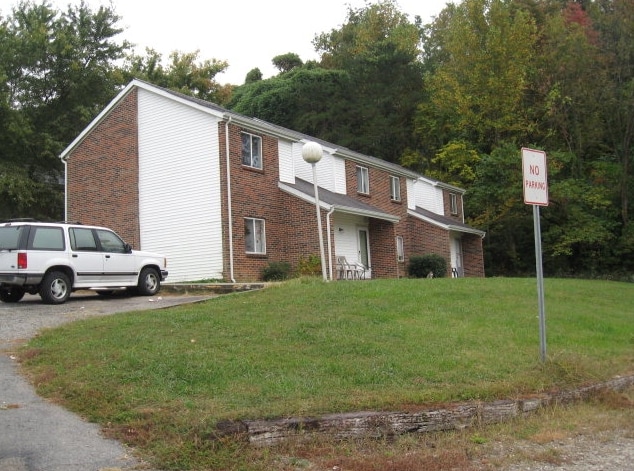 Martin Street Apartments in Livingston, TN - Foto de edificio