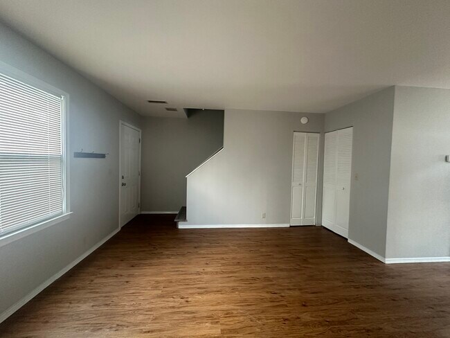 605 S Main St in Dupo, IL - Foto de edificio - Building Photo