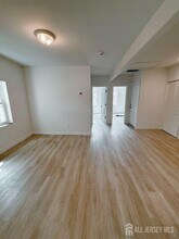 134 Hoover Ave in Edison, NJ - Building Photo - Building Photo