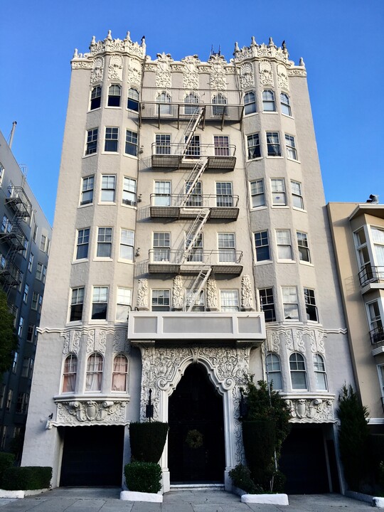 2070 Pacific Ave in San Francisco, CA - Building Photo