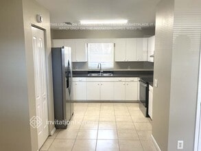 1208 Harvest Home Ct in Ruskin, FL - Foto de edificio - Building Photo