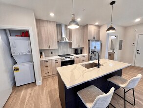 18 Woburn St in Reading, MA - Foto de edificio - Building Photo