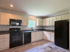 4744 Co Rd 401 in Opelika, AL - Foto de edificio - Building Photo