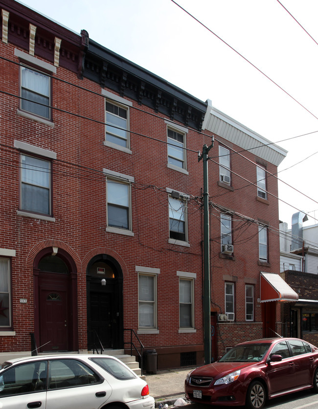 503 Tasker St in Philadelphia, PA - Foto de edificio - Building Photo