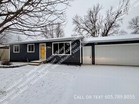 6509 W Essex Dr in Sioux Falls, SD - Building Photo