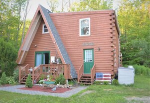 139 Alan A Dale Dr in Becket, MA - Building Photo