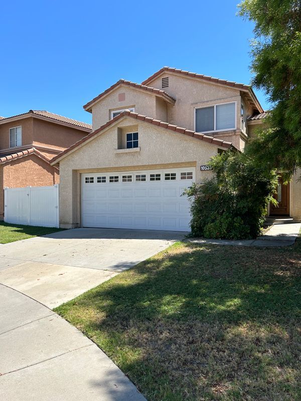 property at 10533 Oakdale Dr