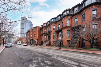 209 W Newton St, Unit 2 in Boston, MA - Building Photo - Building Photo