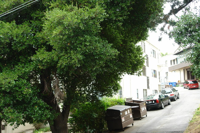 2369 Le Conte in Berkeley, CA - Foto de edificio - Building Photo