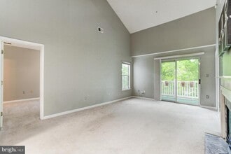 12912 Churchill Ridge Cir in Germantown, MD - Building Photo - Building Photo