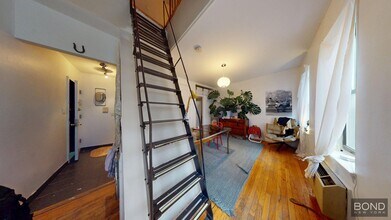 237 Sullivan St in Manhattan, NY - Building Photo - Building Photo