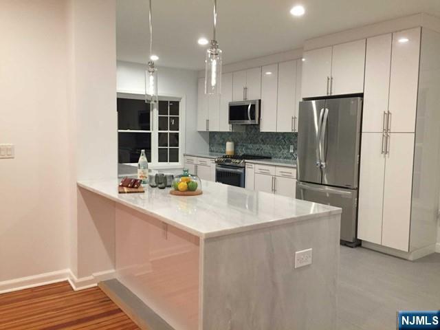 29 N Lyle Ave in Tenafly, NJ - Building Photo - Building Photo
