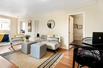 52 Panoramic Way in Berkeley, CA - Foto de edificio - Building Photo