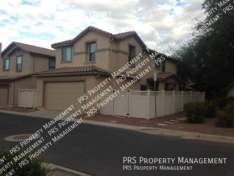 1007 S Cheshire Ln in Gilbert, AZ - Building Photo