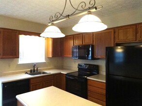 7066 Bryemar Dr in Reynoldsburg, OH - Building Photo - Building Photo