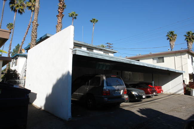 19108 Sherman Way in Reseda, CA - Building Photo - Building Photo