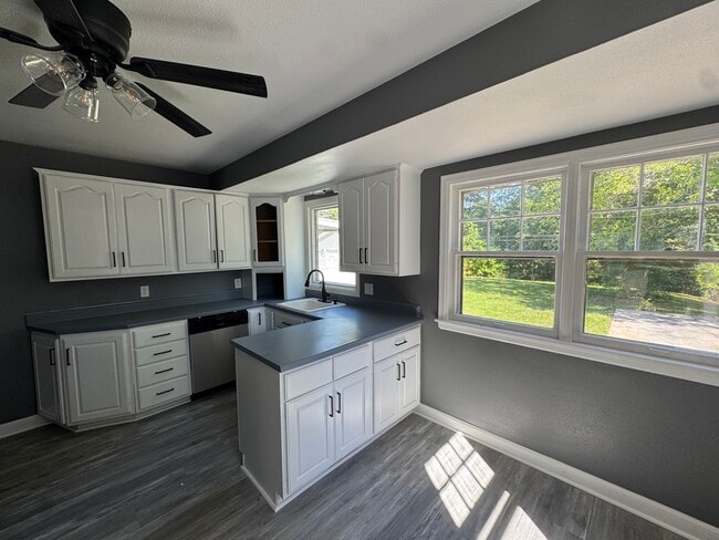 37 Blackhawk Hills Dr in Rock Island, IL - Foto de edificio - Building Photo