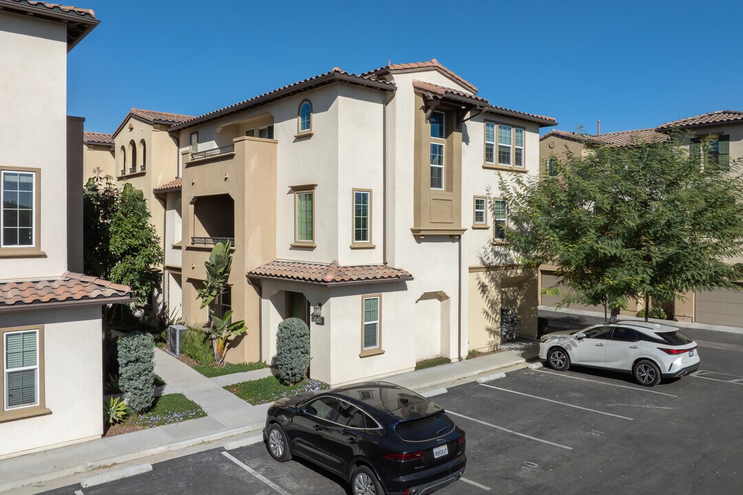 Skylark in La Habra, CA - Building Photo