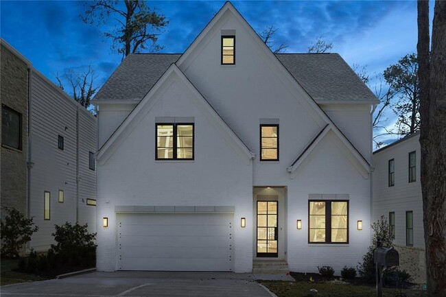 2985 Lookout Pl NE in Atlanta, GA - Building Photo - Building Photo