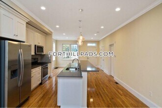 3 Putnam Pl in Boston, MA - Building Photo - Building Photo