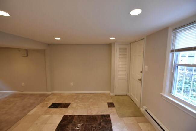 909 Maplewood Ave in Takoma Park, MD - Building Photo - Building Photo