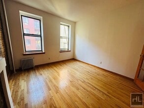 PITT STREET in New York, NY - Building Photo - Building Photo