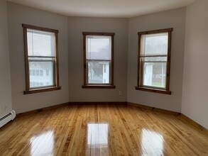 5 Massasoit Rd in Worcester, MA - Building Photo - Building Photo