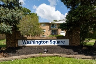 Washington Square Apartments in Hamburg, NY - Foto de edificio - Building Photo
