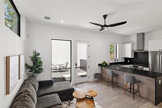 1903 Frazier Ave in Austin, TX - Building Photo - Building Photo