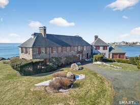 39 Vineyard Pl in Guilford, CT - Building Photo