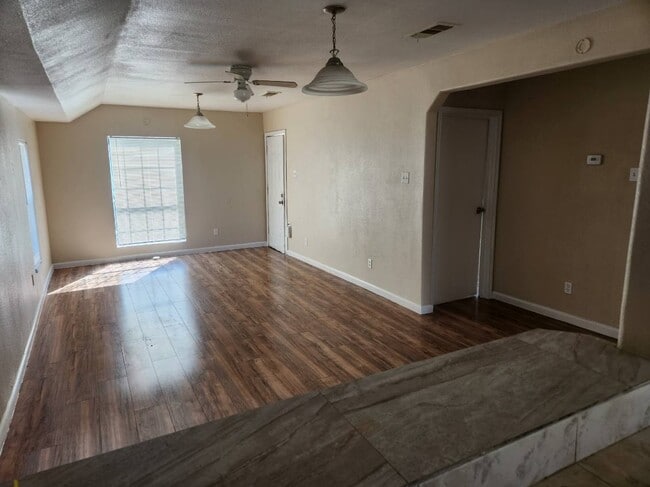 4819 Nome St in Dallas, TX - Building Photo - Building Photo