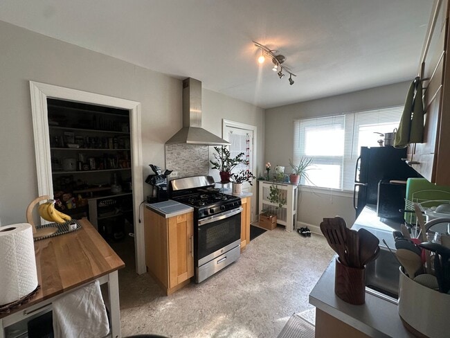 3307 W Catalpa Ave, Unit 2 in Chicago, IL - Building Photo - Building Photo