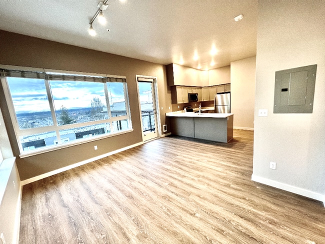 2330 Yakima Ct, Unit B401 in Tacoma, WA - Foto de edificio - Building Photo