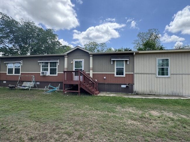 413 Schleicher St in Cuero, TX - Building Photo - Building Photo