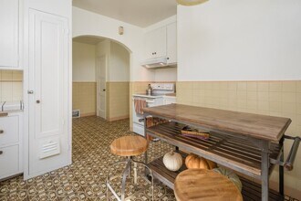 1053 El Camino Real-Unit -House in Burlingame, CA - Building Photo - Building Photo