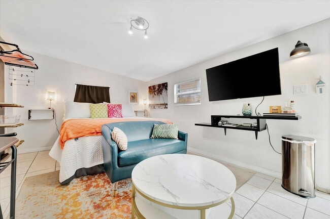 5025 9th Ave S in Gulfport, FL - Building Photo - Building Photo