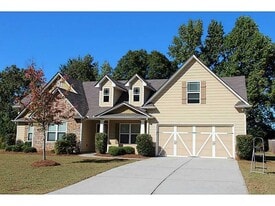 372 Castle Top Ln in Lawrenceville, GA - Building Photo