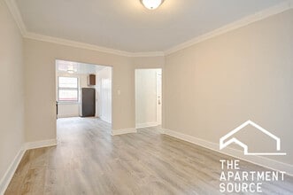 2333 N Spaulding Ave, Unit 1A in Chicago, IL - Building Photo - Building Photo