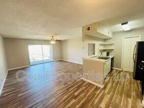 1819 Babcock Rd in San Antonio, TX - Building Photo - Building Photo