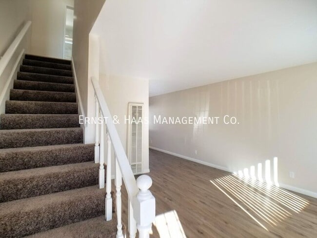 77 E Mountain View St in Long Beach, CA - Building Photo - Building Photo