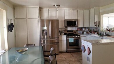 11326 Reseda Blvd in Porter Ranch, CA - Foto de edificio - Building Photo