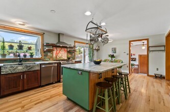 452 Woodside Rd in Brunswick, ME - Building Photo - Building Photo