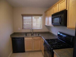 921 E 4th St, Unit E4TH21 in National City, CA - Building Photo - Building Photo