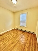 229 Ash St in Lewiston, ME - Building Photo - Building Photo