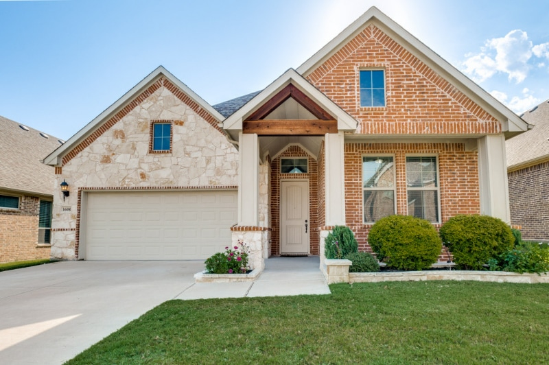 1608 Grace Dr in Euless, TX - Building Photo