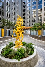 138 NW 30th St, Unit C3 in Miami, FL - Building Photo - Building Photo