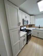 4964 SW 122nd Terrace in Cooper City, FL - Building Photo - Building Photo