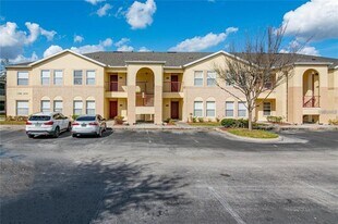 2798 Club Cortile Cir in Kissimmee, FL - Building Photo